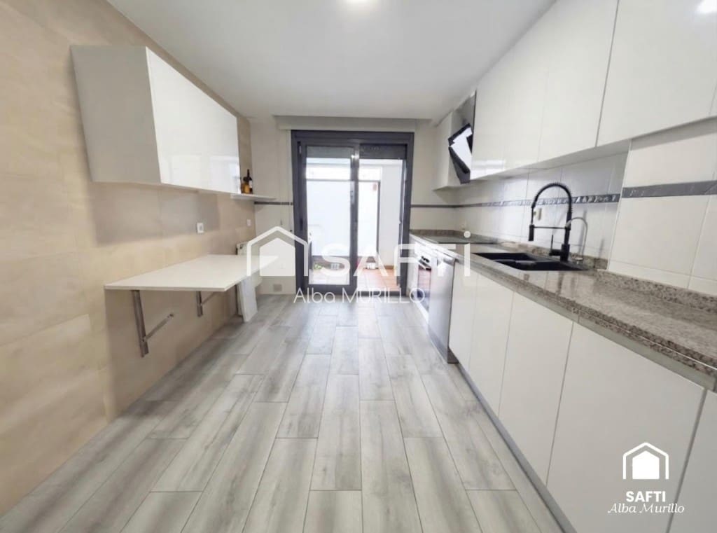 3 bedroom Villa for sale in Calafell with pool - € 599,000 (Ref: 10182913)