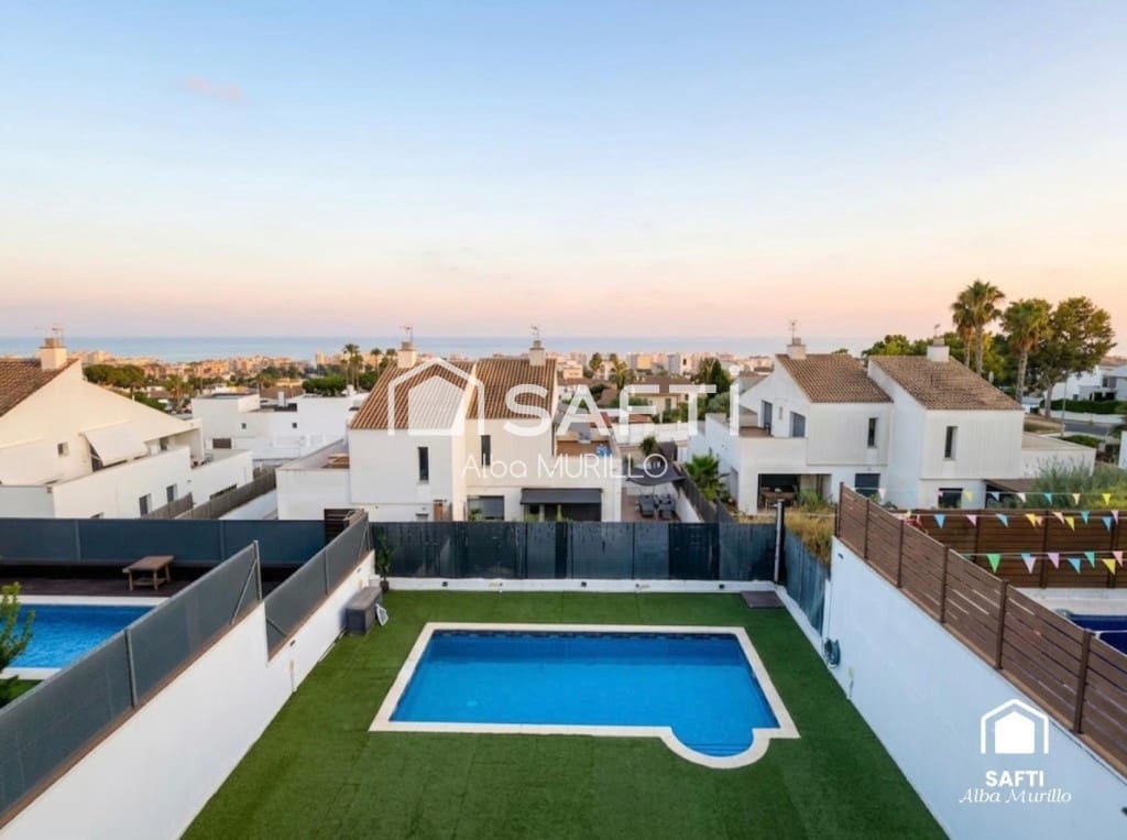 3 bedroom Villa for sale in Calafell with pool - € 599,000 (Ref: 10182913)