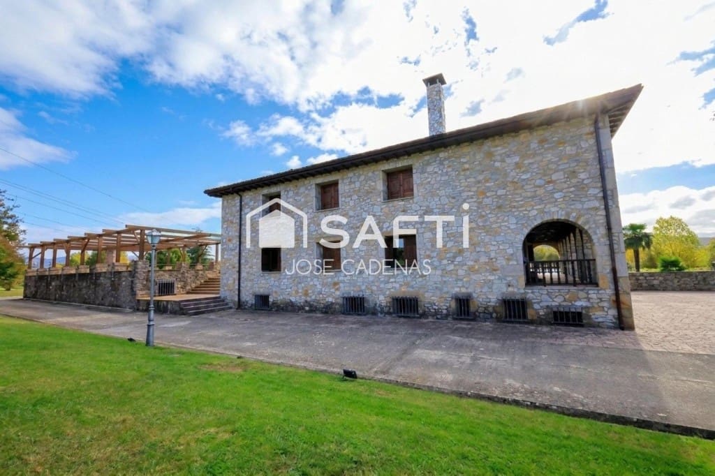 7 quarto Moradia para venda em Ponferrada com piscina garagem - 1 156 000 € (Ref: 10182917)