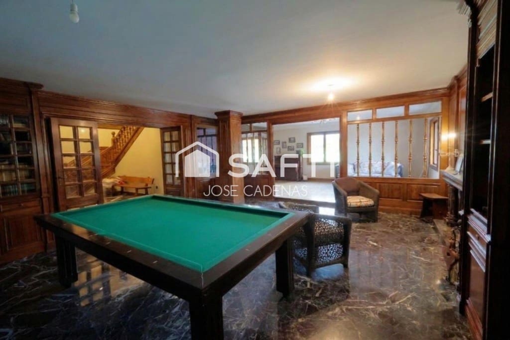 7 quarto Moradia para venda em Ponferrada com piscina garagem - 1 156 000 € (Ref: 10182917)