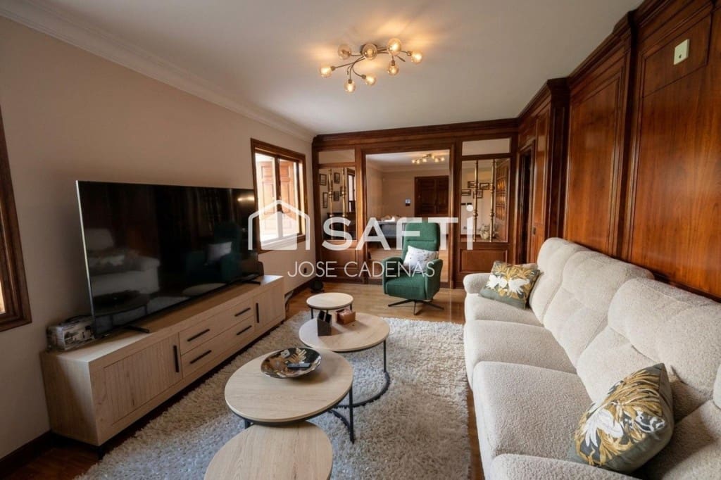 7 quarto Moradia para venda em Ponferrada com piscina garagem - 1 156 000 € (Ref: 10182917)