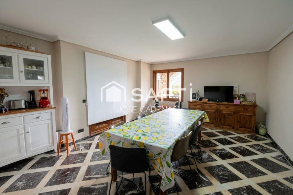 7 quarto Moradia para venda em Ponferrada com piscina garagem - 1 156 000 € (Ref: 10182917)