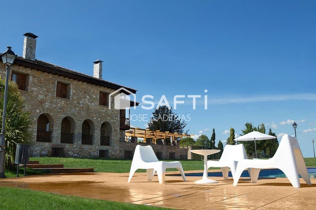 7 quarto Moradia para venda em Ponferrada com piscina garagem - 1 156 000 € (Ref: 10182917)