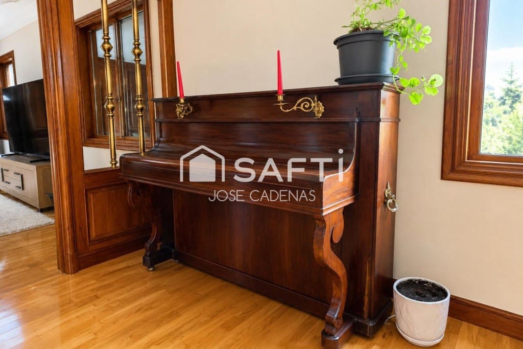 7 quarto Moradia para venda em Ponferrada com piscina garagem - 1 156 000 € (Ref: 10182917)
