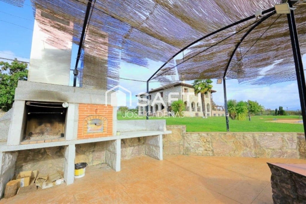 7 quarto Moradia para venda em Ponferrada com piscina garagem - 1 156 000 € (Ref: 10182917)