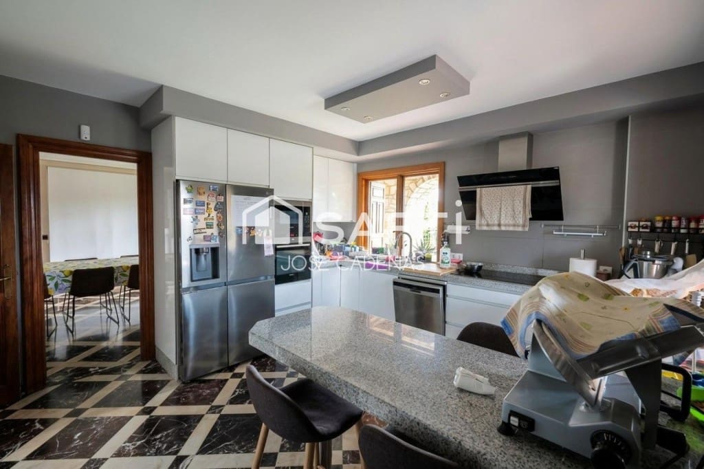 7 quarto Moradia para venda em Ponferrada com piscina garagem - 1 156 000 € (Ref: 10182917)