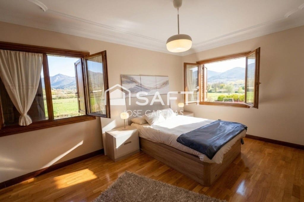 7 quarto Moradia para venda em Ponferrada com piscina garagem - 1 156 000 € (Ref: 10182917)