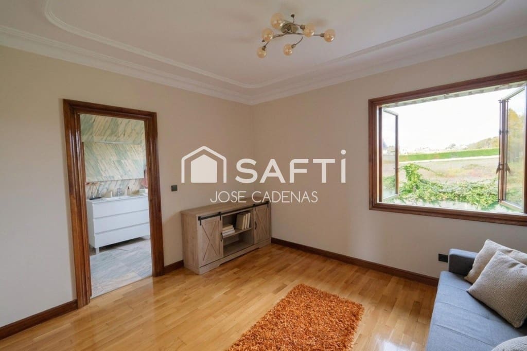 7 quarto Moradia para venda em Ponferrada com piscina garagem - 1 156 000 € (Ref: 10182917)
