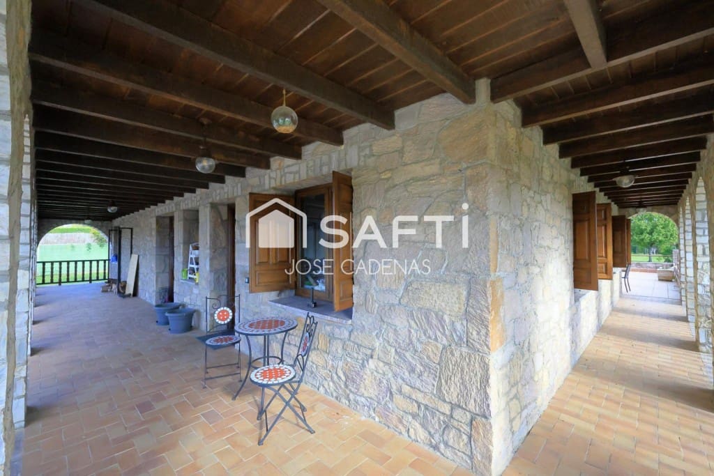 7 quarto Moradia para venda em Ponferrada com piscina garagem - 1 156 000 € (Ref: 10182917)