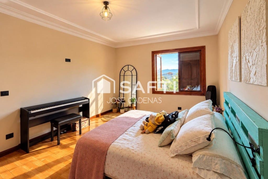7 quarto Moradia para venda em Ponferrada com piscina garagem - 1 156 000 € (Ref: 10182917)