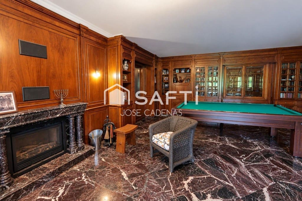 7 quarto Moradia para venda em Ponferrada com piscina garagem - 1 156 000 € (Ref: 10182917)