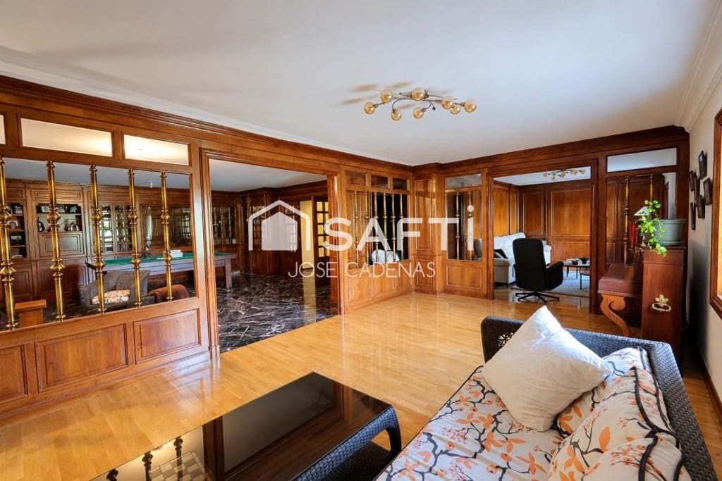 7 quarto Moradia para venda em Ponferrada com piscina garagem - 1 156 000 € (Ref: 10182917)