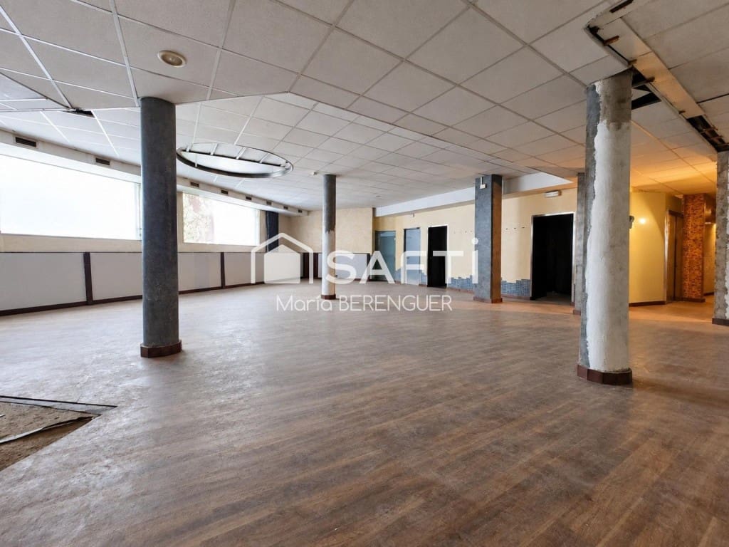 Kommersiell til salgs i Manresa med garasje - € 250 000 (Ref: 10184435)