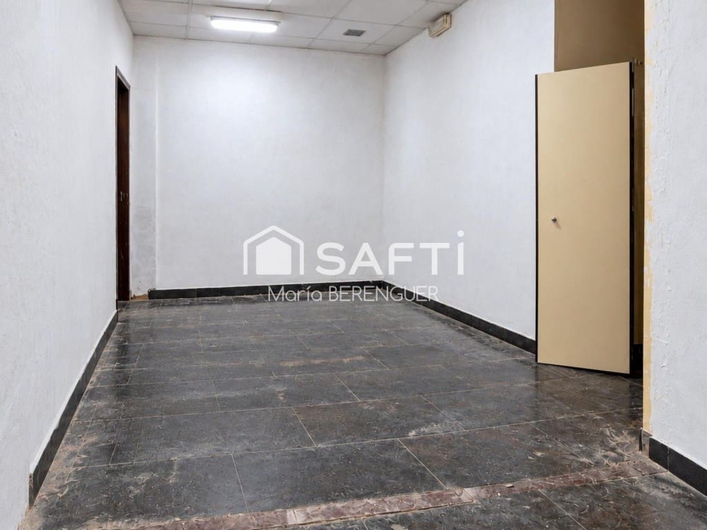 Kommersiell til salgs i Manresa med garasje - € 250 000 (Ref: 10184435)