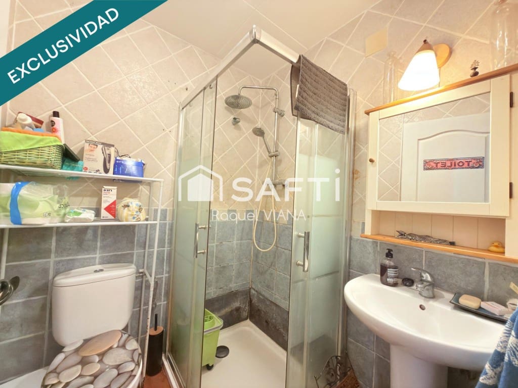 4 soverom Villa til salgs i Abrera med svømmebasseng garasje - € 215 000 (Ref: 10186779)