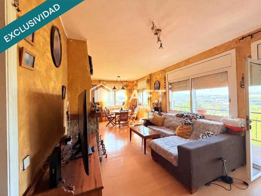 4 soverom Villa til salgs i Abrera med svømmebasseng garasje - € 215 000 (Ref: 10186779)