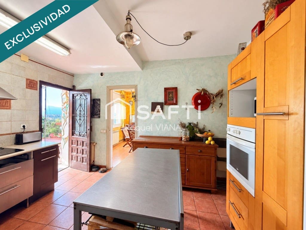 4 soverom Villa til salgs i Abrera med svømmebasseng garasje - € 215 000 (Ref: 10186779)