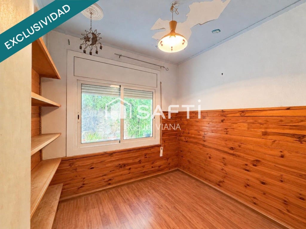 4 soverom Villa til salgs i Abrera med svømmebasseng garasje - € 215 000 (Ref: 10186779)