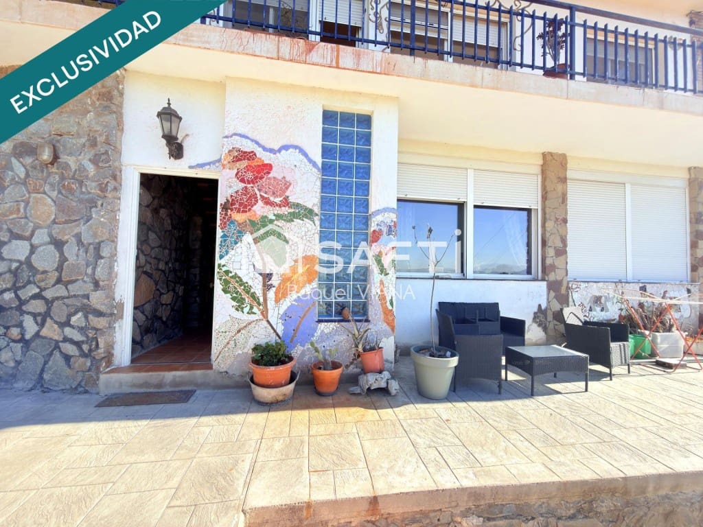 4 soverom Villa til salgs i Abrera med svømmebasseng garasje - € 215 000 (Ref: 10186779)