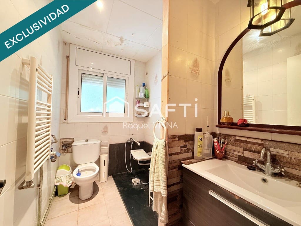 4 soverom Villa til salgs i Abrera med svømmebasseng garasje - € 215 000 (Ref: 10186779)
