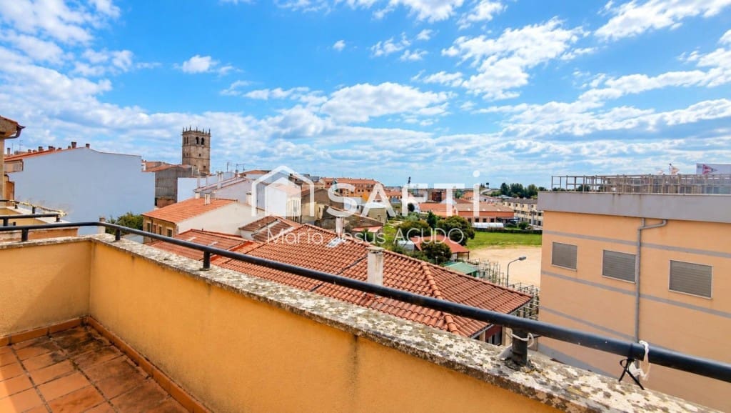 Apartamento de 2 habitaciones en Vitigudino en venta con garaje - 70.000 € (Ref: 10186780)