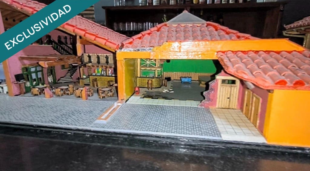 Toimisto myytävänä paikassa Alija del Infantado - 240 000 € (Ref: 10186784)