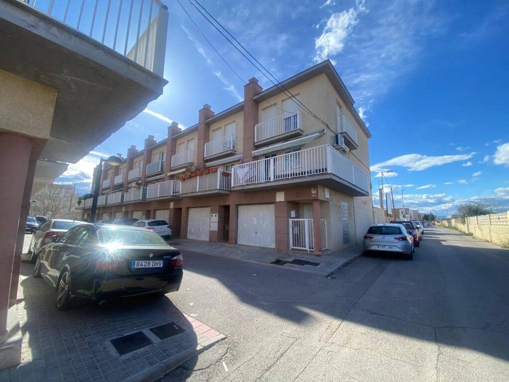 3 soveværelse Rækkehus til salg i Almassora / Almazora med garage - € 157.000 (Ref: 8869587)