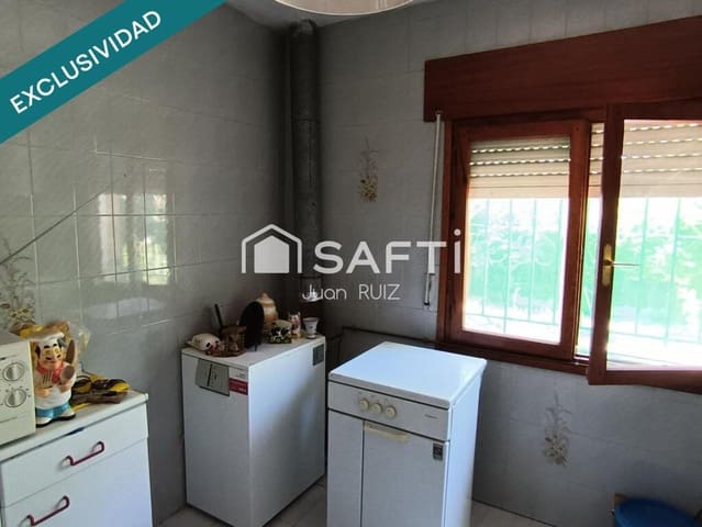 4 makuuhuone Huvila myytävänä paikassa Calabazas de Fuentidueña mukana 
autotalli - 85 000 € (Ref: 8917894)