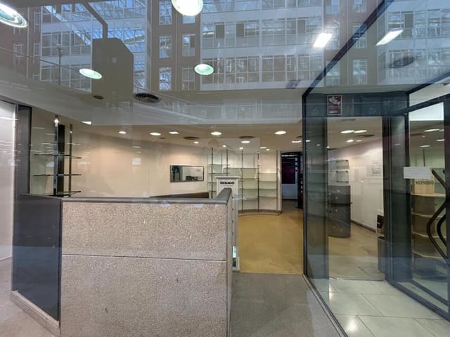 Komercyjne na sprzedaż w Santiago de Compostela - 85 000 € (Ref: 8950647)