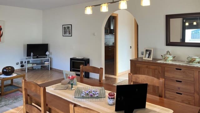 3 bedroom Villa for sale in Riudarenes with garage - € 239,000 (Ref: 9020991)