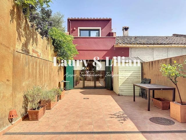 3 bedroom Villa for sale in Vilamaniscle with garage - € 359,000 (Ref: 9068825)