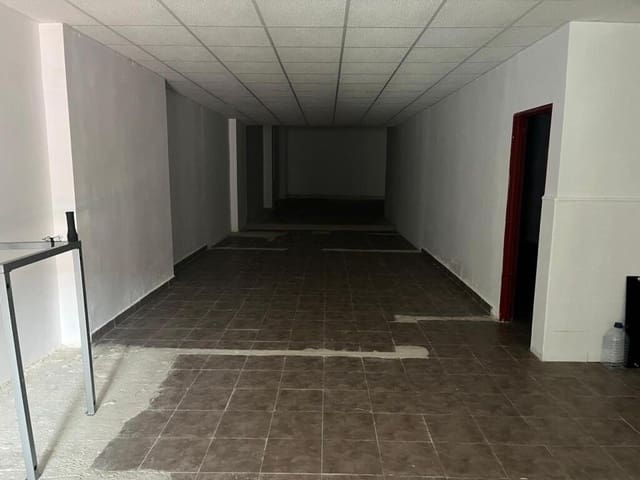 Commercial for rent in Torrefiel, Valencia city - € 1,900 (Ref: 9077971)
