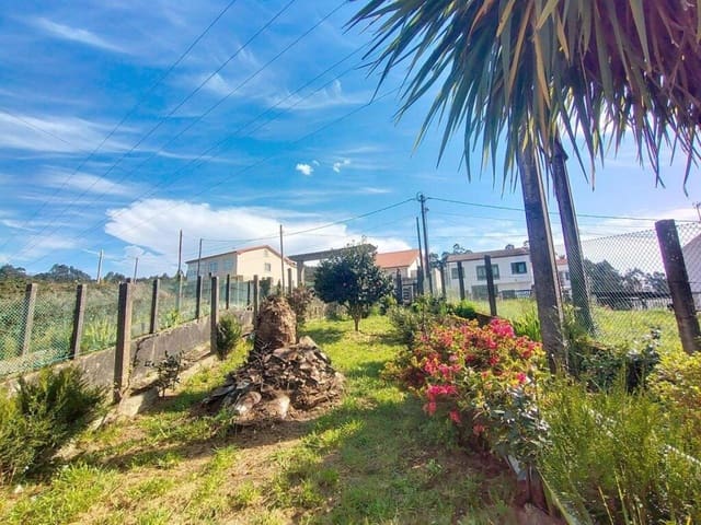 4 bedroom Villa for sale in Santiago de Compostela with garage - € 330,000 (Ref: 9116097)