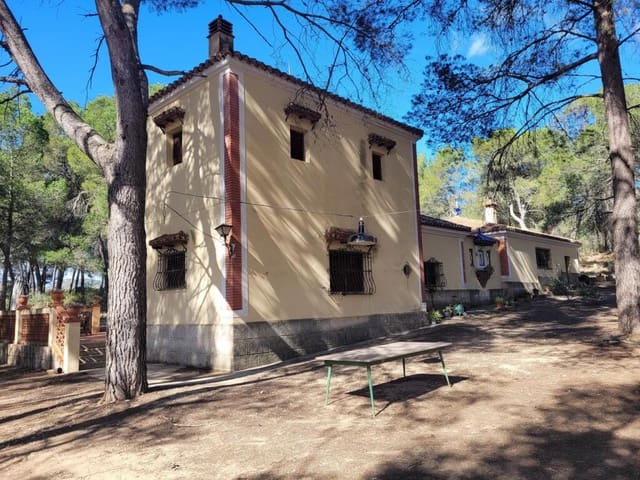 Ubebygd land til salgs i Ontinyent - € 740 000 (Ref: 9118733)