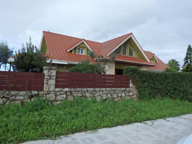 7 soveværelse Villa til salg i Santander med swimmingpool garage - € 1.290.000 (Ref: 9125058)