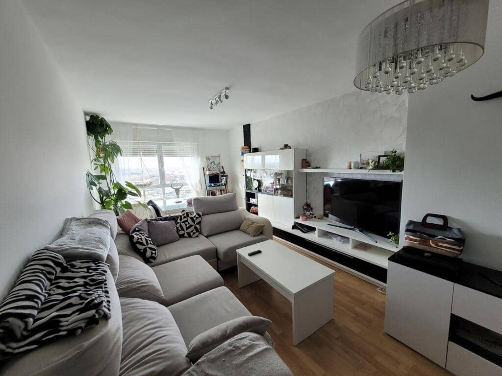 3 bedroom Apartment for sale in Valladolid city with garage - € 250,000 (Ref: 9125080)