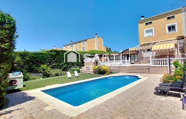 5 soverom Rekkehus til salgs i Avenida Elvas, Badajoz by med svømmebasseng garasje - € 430 000 (Ref: 9125092)