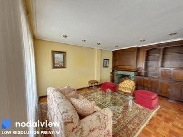5 soveværelse Lejlighed til salg i Avilés med garage - € 360.000 (Ref: 9128274)
