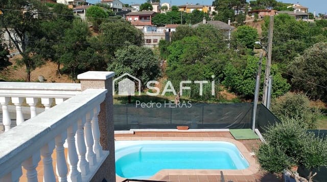 4 soveværelse Villa til salg i Fogars de la Selva med swimmingpool garage - € 310.000 (Ref: 9147203)