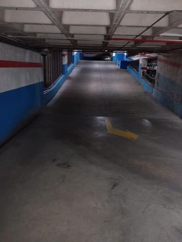 Garage til salg i Ctra. Sevilla - Los Montitos, Badajoz by - € 21.500 (Ref: 9147211)