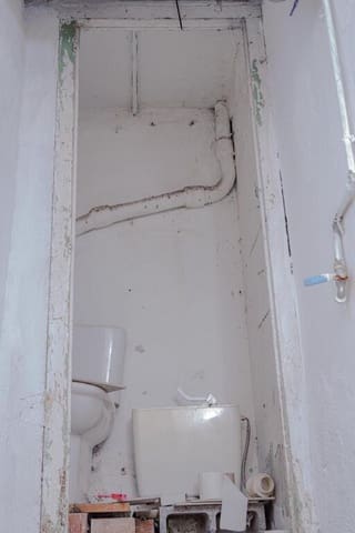 Kommersiell til salgs i Badalona - € 49 600 (Ref: 9165805)
