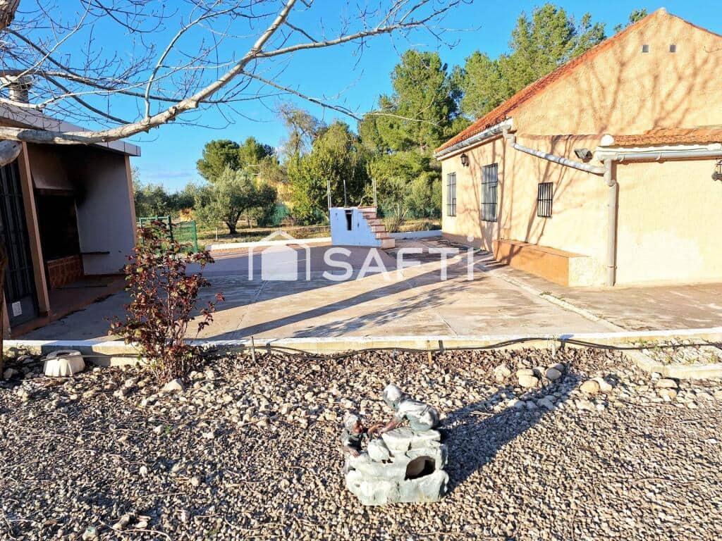 3 chambre Villa/Maison à vendre à Caudete avec piscine - 165 000 € (Ref: 9173497)