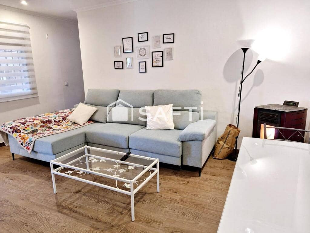 Chalet de 3 habitaciones en Yecla en venta - 149.000 € (Ref: 9173504)