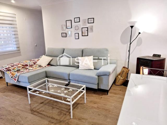 Chalet de 3 habitaciones en Yecla en venta - 149.000 € (Ref: 9173504)