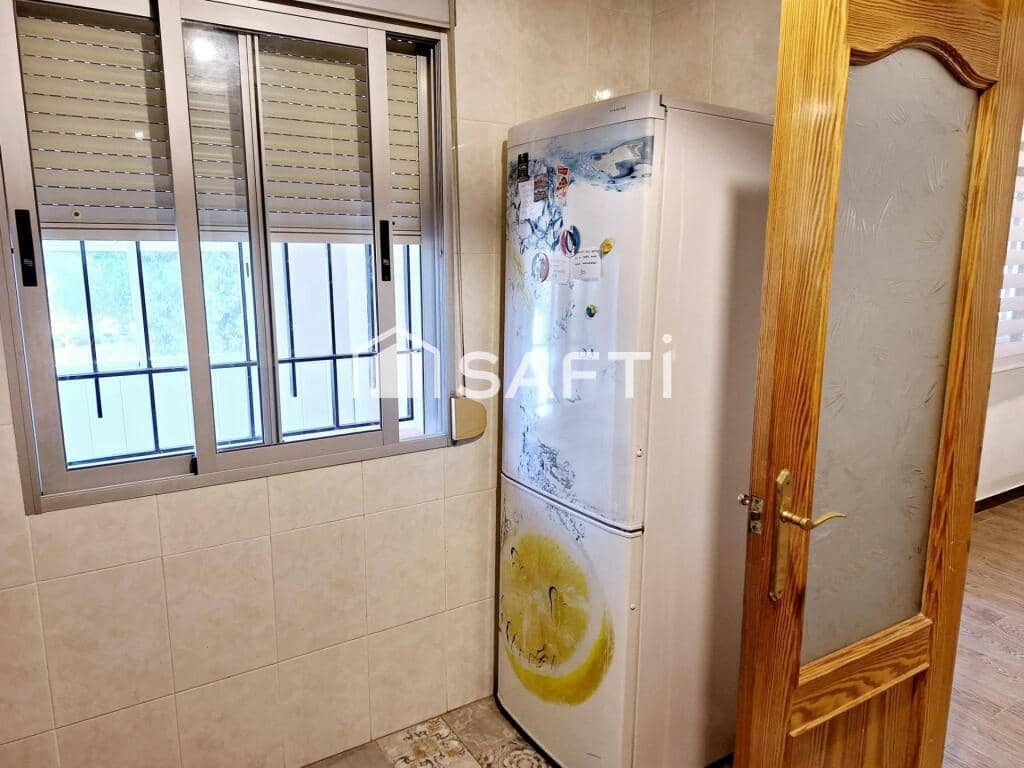 Chalet de 3 habitaciones en Yecla en venta - 149.000 € (Ref: 9173504)