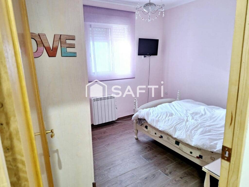 Chalet de 3 habitaciones en Yecla en venta - 149.000 € (Ref: 9173504)