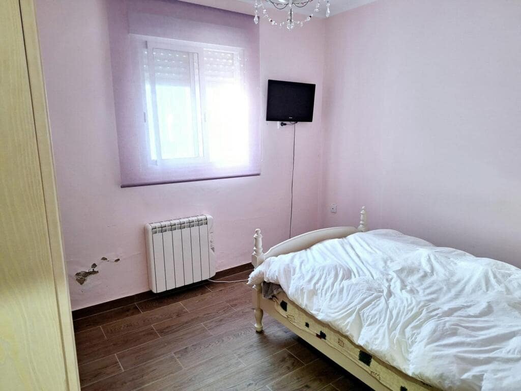 Chalet de 3 habitaciones en Yecla en venta - 149.000 € (Ref: 9173504)