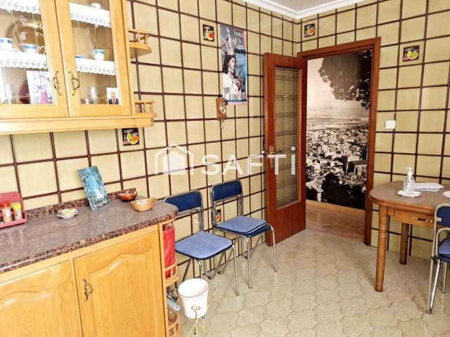 4 makuuhuone Huoneisto myytävänä paikassa Villena - 140 000 € (Ref: 9173506)