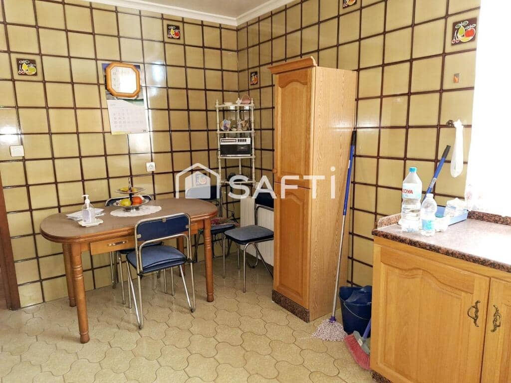 4 makuuhuone Huoneisto myytävänä paikassa Villena - 140 000 € (Ref: 9173506)