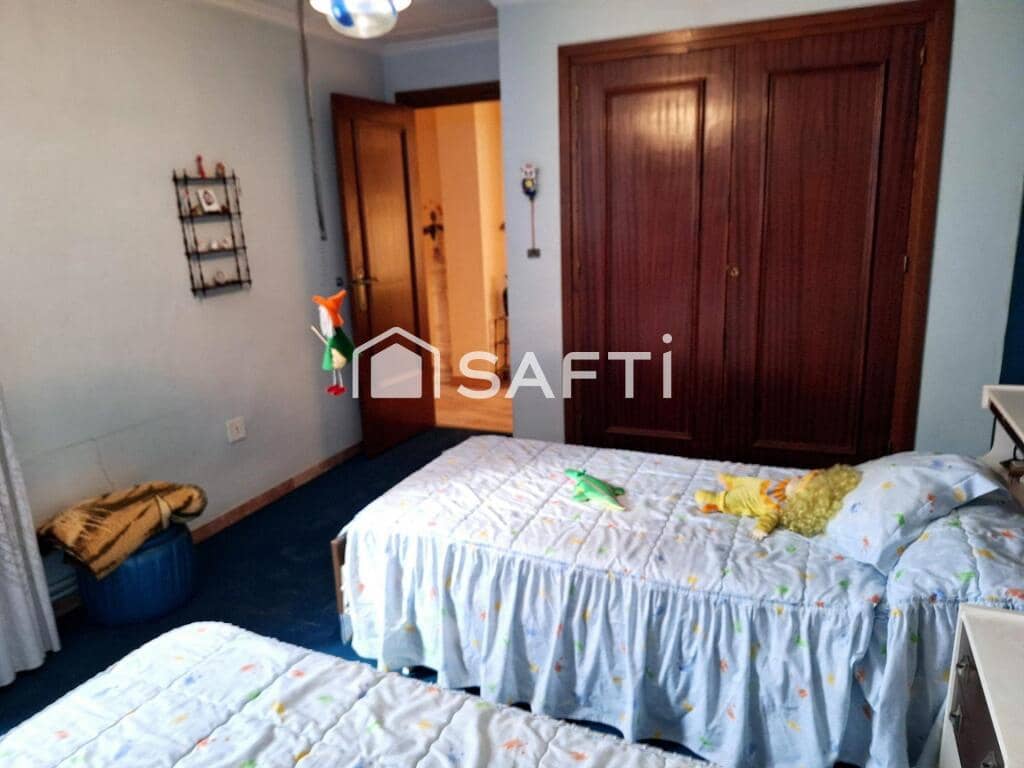 4 makuuhuone Huoneisto myytävänä paikassa Villena - 140 000 € (Ref: 9173506)